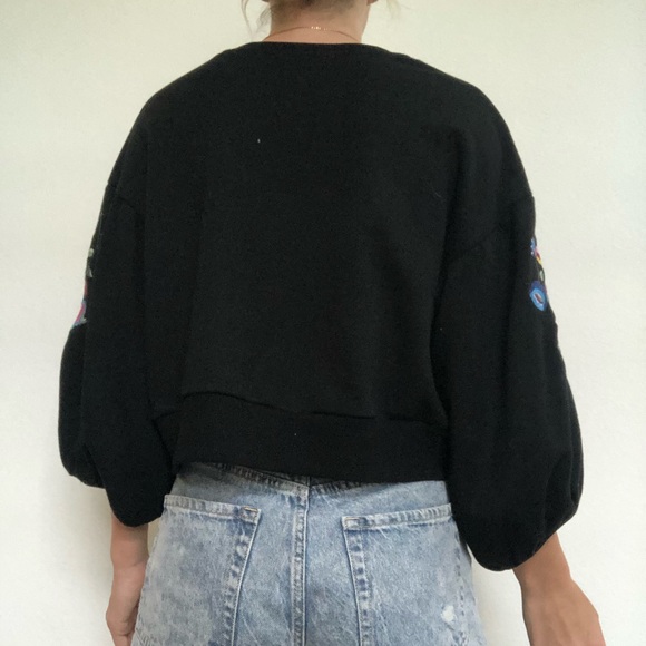 cute cropped sweater🌺 - Picture 3 of 3